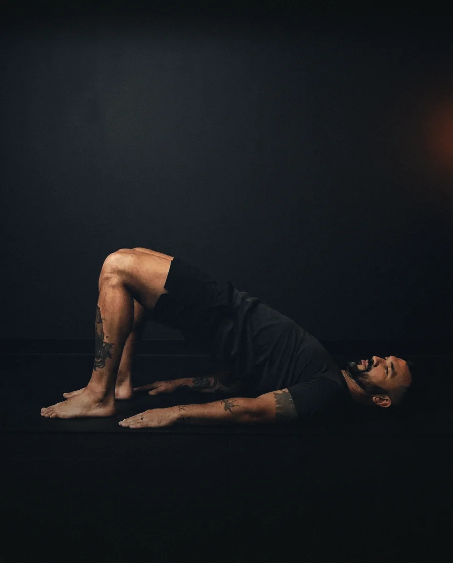 Frankie demonstrates Glute bridge hold